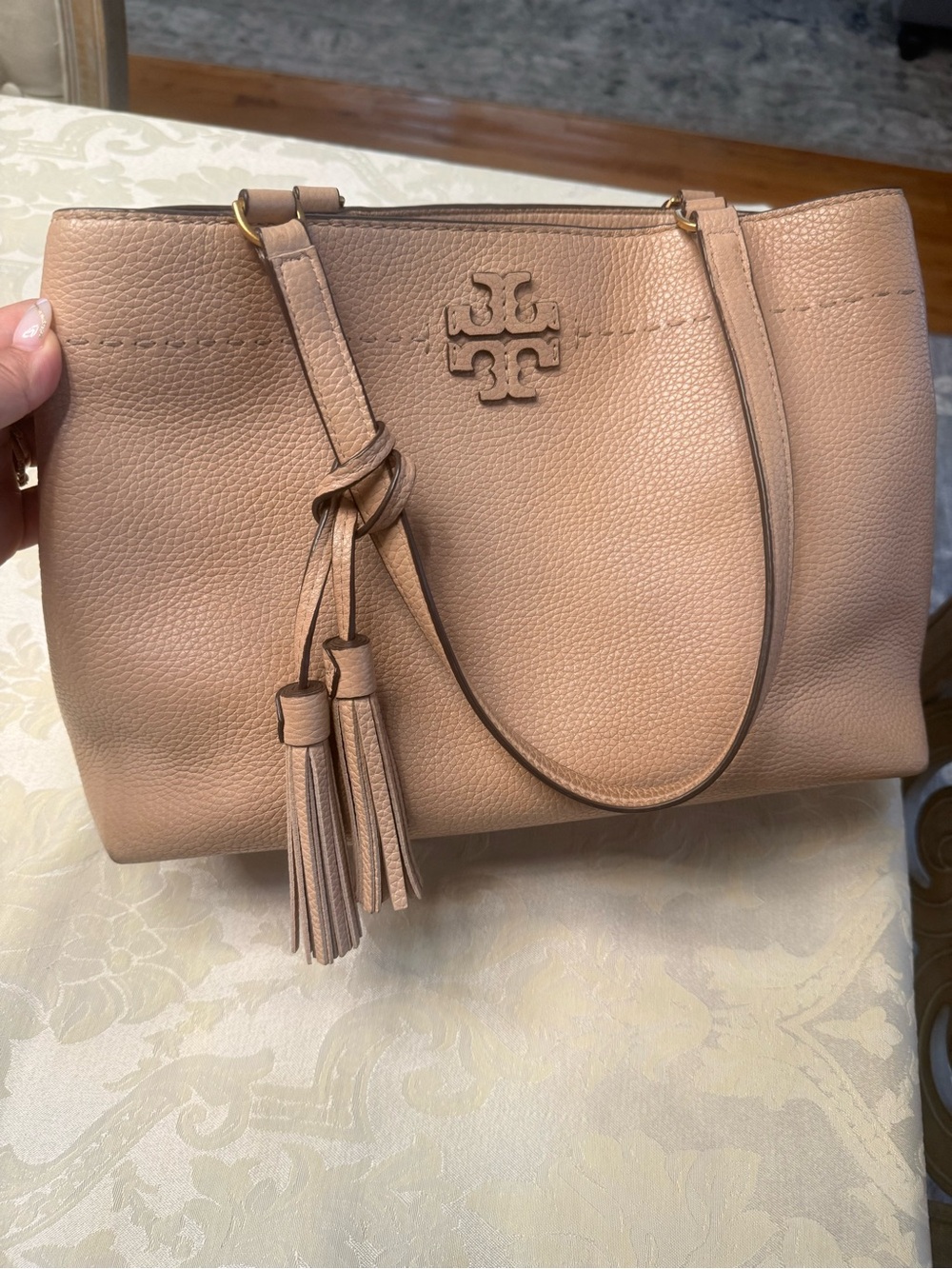 Tory Burch Thea tote Neutral Blush Pebbled Leather Shoulder Tote